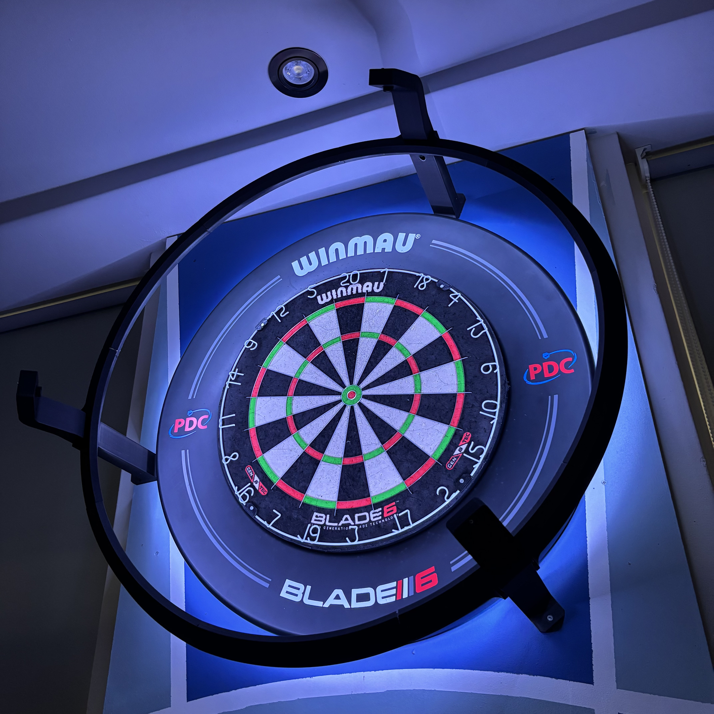 Autodarts camera USB-hub aansluiting scoringsysteem
